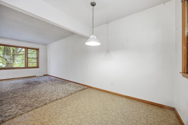 537 Maple Lane, Moorhead, MN 56560