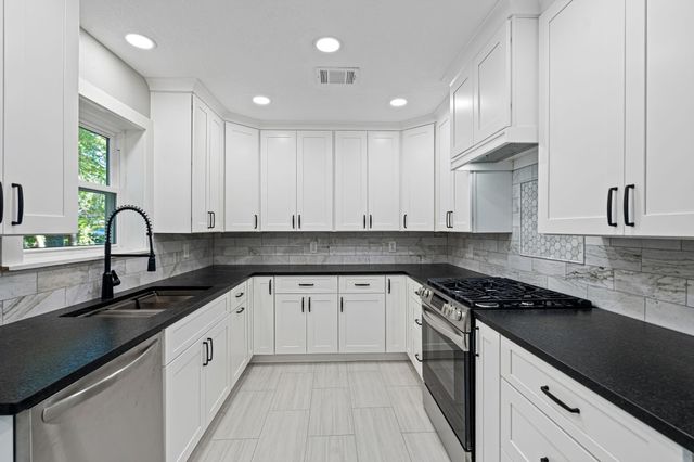 284 Hackberry Street, Trinity, TX 75862