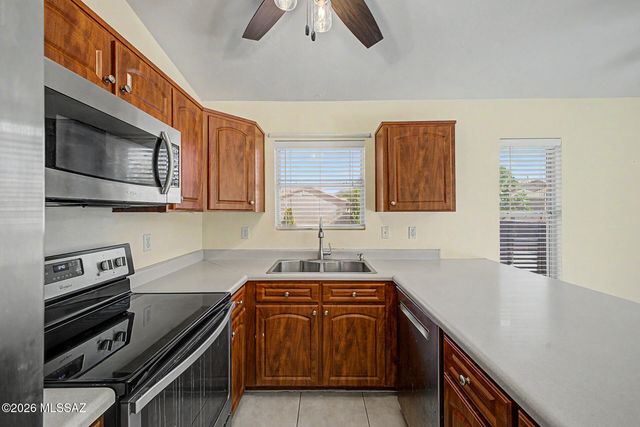 1691 W Camino Acierto, Sahuarita, AZ 85629