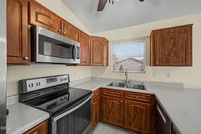 1691 W Camino Acierto, Sahuarita, AZ 85629