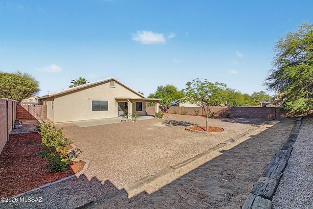1691 W Camino Acierto, Sahuarita, AZ 85629