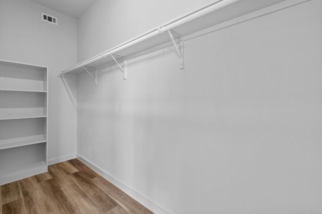 4004 Banister LN 214, Austin, TX 78704