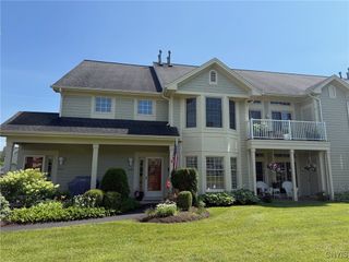 2301 Greymoor Way, Lysander, NY 13027