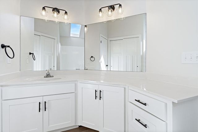 423 N 37th Place, Rogers, AR 72756