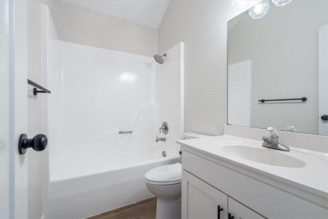 423 N 37th Place, Rogers, AR 72756