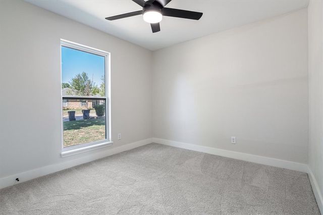 423 N 37th Place, Rogers, AR 72756