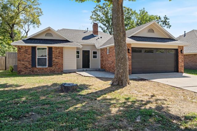 423 N 37th Place, Rogers, AR 72756