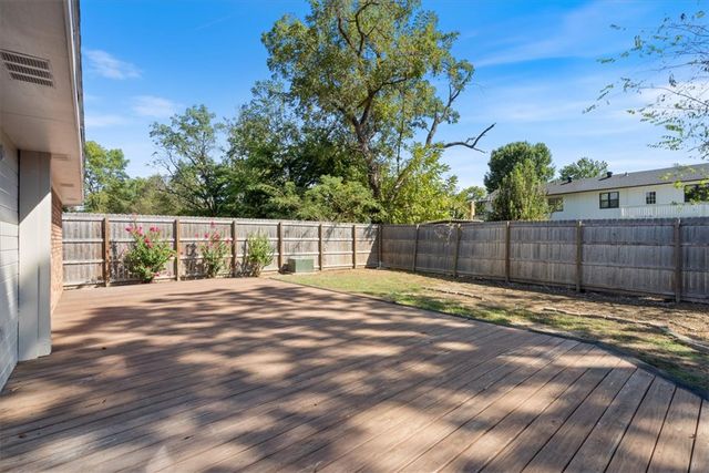423 N 37th Place, Rogers, AR 72756