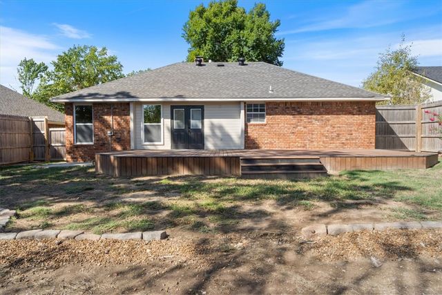 423 N 37th Place, Rogers, AR 72756