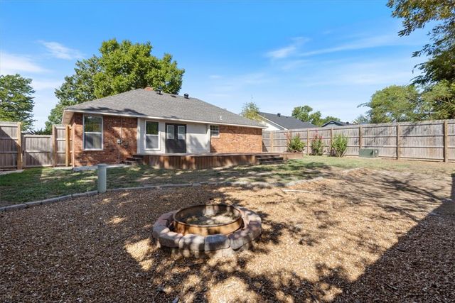 423 N 37th Place, Rogers, AR 72756