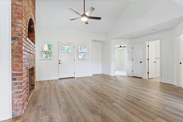 423 N 37th Place, Rogers, AR 72756