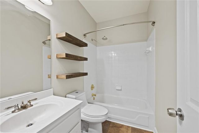 2724 Still Farms Place, Lawrenceville, GA 30043