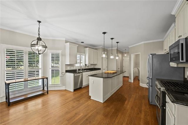 2724 Still Farms Place, Lawrenceville, GA 30043