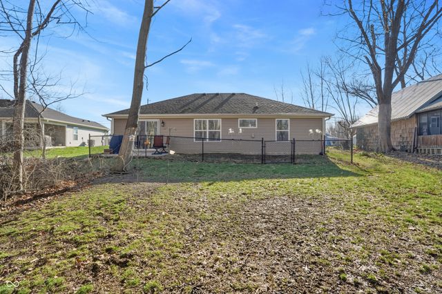 319 Mill Springs, Fillmore, IN 46128