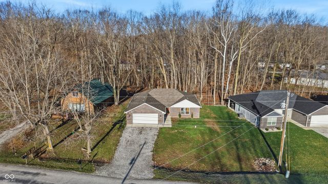 319 Mill Springs, Fillmore, IN 46128