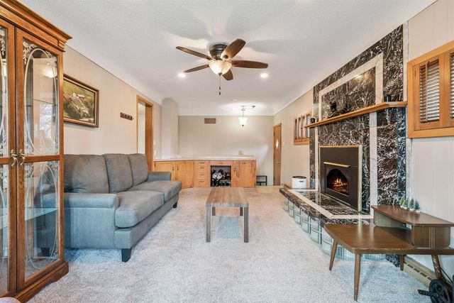 3811 Hillside Drive, Cedar Falls, IA 50613