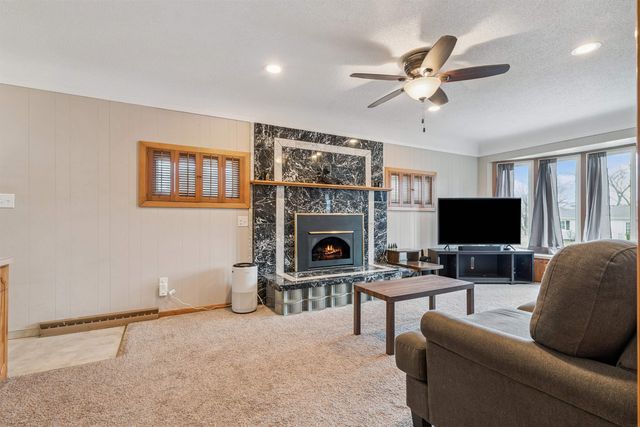 3811 Hillside Drive, Cedar Falls, IA 50613