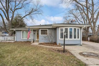 3811 Hillside Drive, Cedar Falls, IA 50613