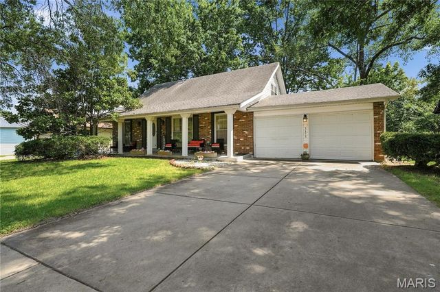5412 Priorybrook Road, Black Jack, MO 63033