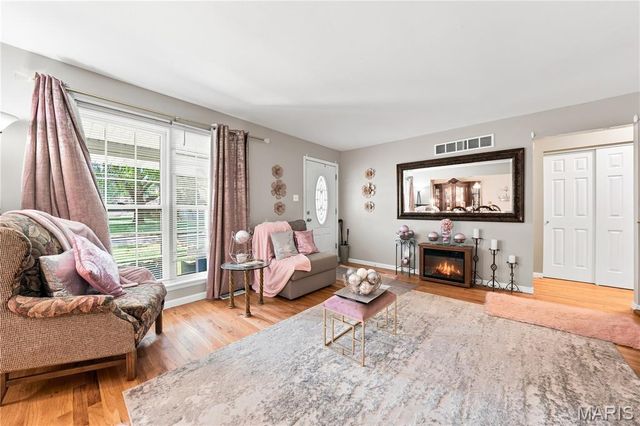 5412 Priorybrook Road, Black Jack, MO 63033