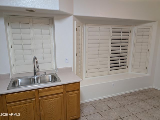 8918 W PARADISE Lane, Peoria, AZ 85382