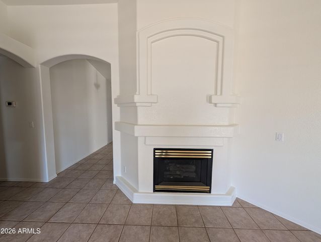 8918 W PARADISE Lane, Peoria, AZ 85382