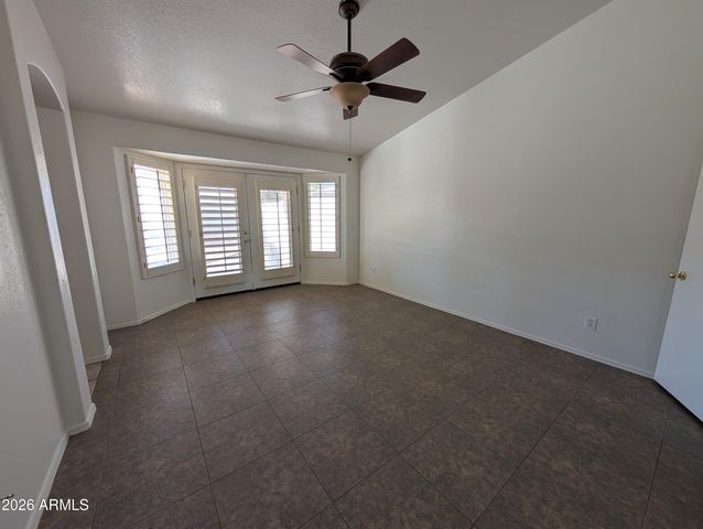 8918 W PARADISE Lane, Peoria, AZ 85382