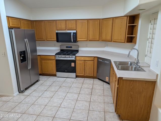 8918 W PARADISE Lane, Peoria, AZ 85382