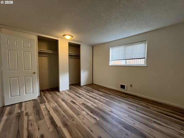 1426 Village Park Pl, West Linn, OR 97068