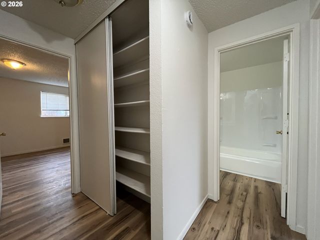 1426 Village Park Pl, West Linn, OR 97068