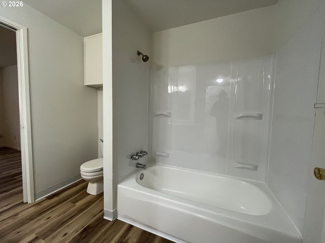 1426 Village Park Pl, West Linn, OR 97068