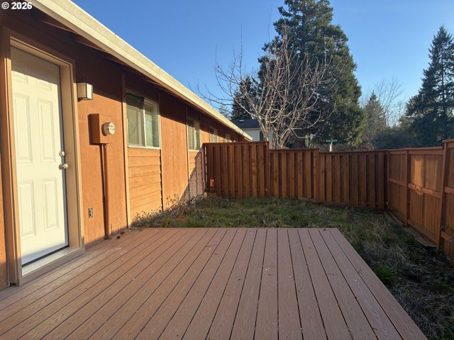 1426 Village Park Pl, West Linn, OR 97068