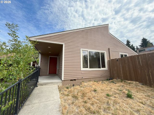 1426 Village Park Pl, West Linn, OR 97068