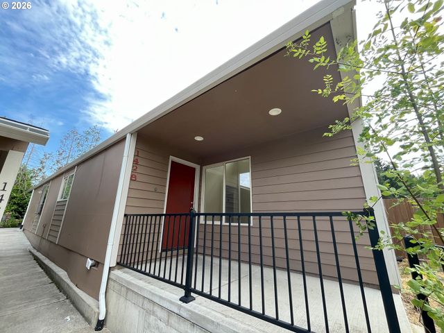1426 Village Park Pl, West Linn, OR 97068