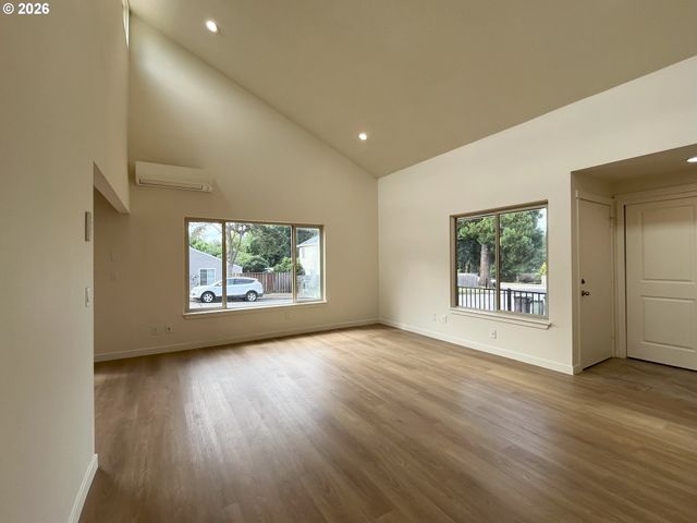 1426 Village Park Pl, West Linn, OR 97068