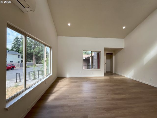 1426 Village Park Pl, West Linn, OR 97068