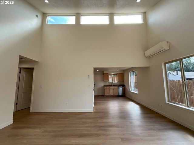 1426 Village Park Pl, West Linn, OR 97068