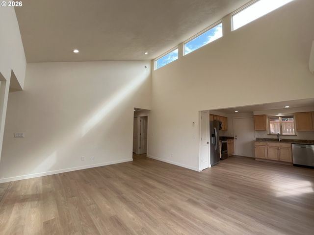 1426 Village Park Pl, West Linn, OR 97068