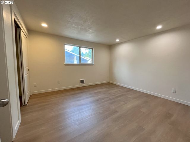 1426 Village Park Pl, West Linn, OR 97068