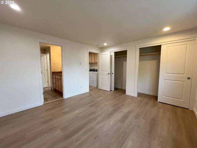 1426 Village Park Pl, West Linn, OR 97068