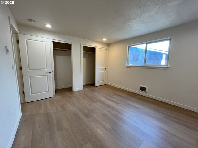 1426 Village Park Pl, West Linn, OR 97068