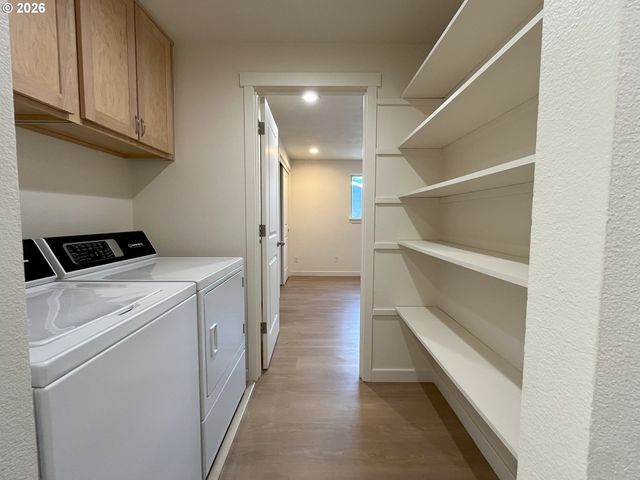 1426 Village Park Pl, West Linn, OR 97068