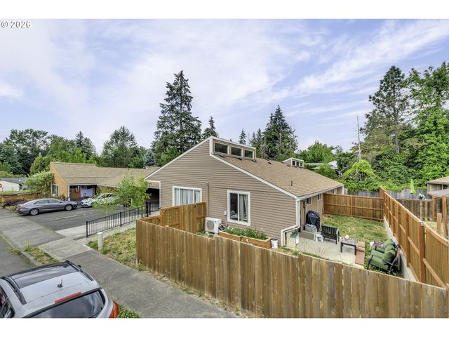 1426 Village Park Pl, West Linn, OR 97068