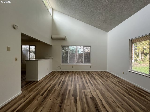 1426 Village Park Pl, West Linn, OR 97068