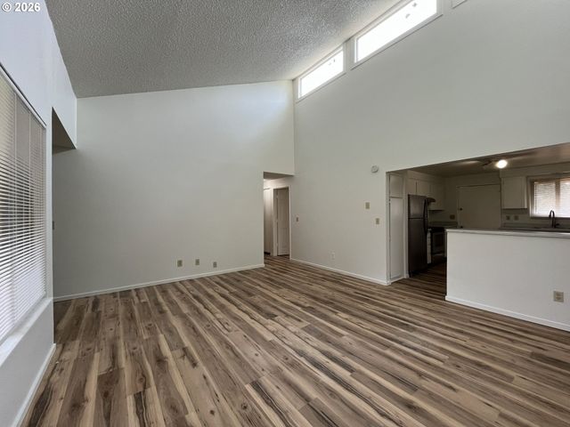 1426 Village Park Pl, West Linn, OR 97068