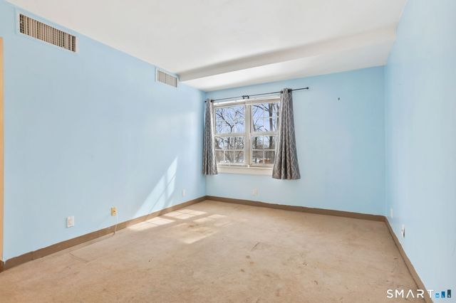 59 Courtland Avenue APT 2T, Stamford, CT 06902
