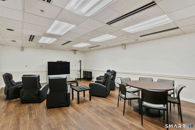 59 Courtland Avenue APT 2T, Stamford, CT 06902