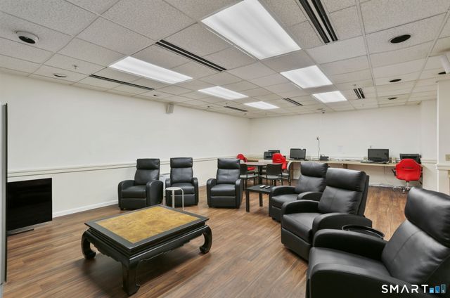 59 Courtland Avenue APT 2T, Stamford, CT 06902