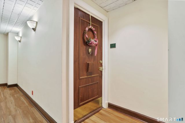 59 Courtland Avenue APT 2T, Stamford, CT 06902