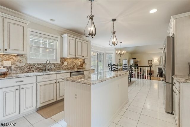 14 Fieldstone Trl, Byram Twp., NJ 07871